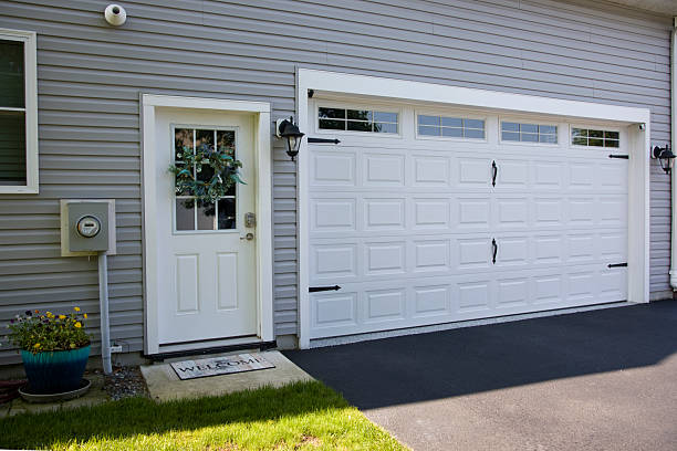 24/7 Emergency Garage Door Panel Replacement experts in Burke County County, NC